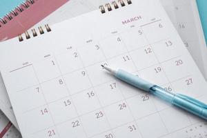 Page de calendrier avec stylo close up background concept de réunion de rendez-vous de planification d'entreprise photo