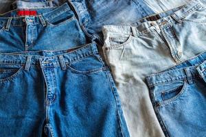 beaucoup de fond de jeans bleu denim photo