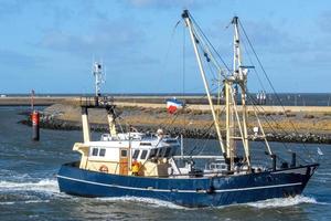 bateaux de pêche dans le port photo