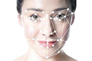 détection de visage ou superposition de grille de reconnaissance faciale sur le visage de la femme photo
