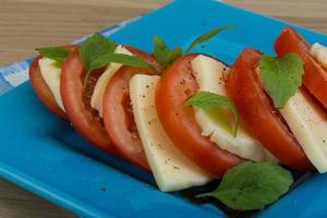 caprese sur bois photo