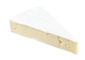 fromage camembert sur blanc photo