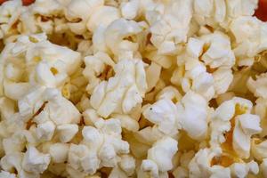 pop-corn sur bois photo