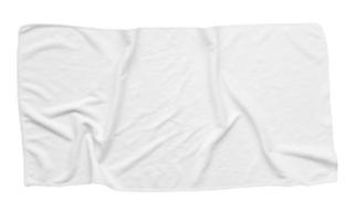 serviette de plage blanche isolé fond blanc photo