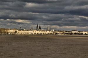 une vue de la ville de bordeaux en france photo