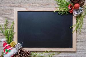 décoration de noël sur fond en bois. photo