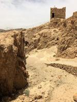 une vue de la forteresse perchée de massada en israël photo