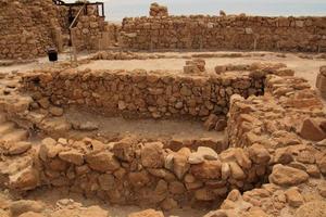 une vue de qumran en israël photo