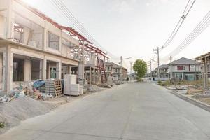 construction d'une nouvelle maison résidentielle en cours sur le chantier photo