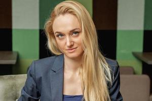 portrait de femme d'affaires au bureau. photo