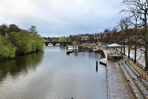 une vue sur la rivière dee à chester photo