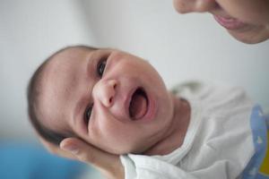 beau bébé mignon souriant photo