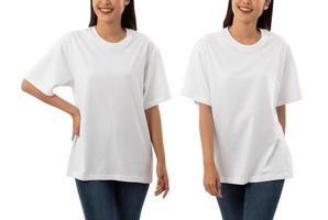 jeune femme en maquette de t-shirt surdimensionné blanc isolé sur fond blanc avec un tracé de détourage photo