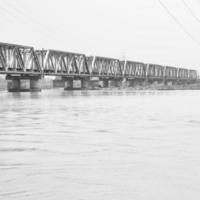 ganga vu dans garh mukteshwar, uttar pradesh, inde, on pense que le ganga est la rivière la plus sacrée pour les hindous, vue de garh ganga brij ghat qui est un lieu religieux célèbre pour les hindous - noir et blanc photo