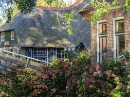 le village néerlandais de giethoorn photo