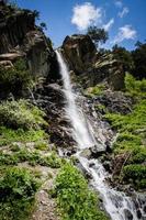 fabuleuse vue magnifique sur les montagnes et le ciel du caucase photo