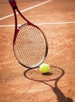 raquette de tennis, terre battue, tour wta, rolland garros photo