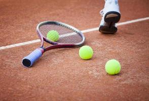 raquette de tennis, terre battue, tour wta, rolland garros photo