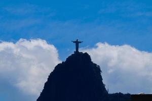rio de janeiro, rj, brésil, 2022 - statue du christ rédempteur - vue depuis la plage rouge, quartier d'urca photo