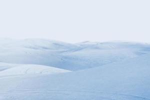 désert arctique. paysage d'hiver avec des dérives de neige. photo