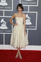 Los angeles - 10 février - alexa chung arrive à la 55e cérémonie des Grammy Awards au Staples Center le 10 février 2013 à los angeles, ca photo