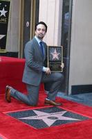 los angeles - 30 novembre lin-manuel miranda à la cérémonie des étoiles lin-manuel miranda sur le hollywood walk of fame le 30 novembre 2018 à los angeles, ca photo