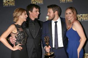 los angeles - 30 avril kelly kruger, darin brooks, scott clifton, nicole lampson à la cbs daytime emmy after party au pasadena conferene centre le 30 avril 2017 à pasadena, ca photo