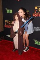 los angeles - 27 septembre - août maturo, rowan blanchard à la première projection des rebelles de la guerre des étoiles à amc century city le 27 septembre 2014 à century city, ca photo