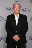 Los angeles - 24 juil - adam baldwin arrive à la fête du 25e anniversaire de tnt au beverly hilton hotel le 24 juillet 2013 à beverly hills, ca photo