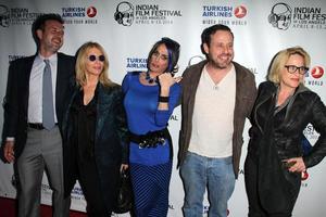 los angeles - 8 avril - david arquette, rosanna arquette, alexis arquette, richmond arquette, patricia arquette lors de la première du festival du film indien vendu au cinéma arclight hollywood le 8 avril 2014 à los angeles, ca photo