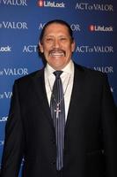 Los angeles - 13 février - danny trejo arrive à l'acte de bravoure la première aux théâtres arclight le 13 février 2012 à los angeles, ca photo