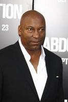 Los angeles - sep 15 - john singleton arrivant à la première de l'abduction au théâtre chinois de grauman le 15 septembre 2011 à los angeles, ca photo