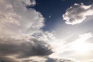 le nuage noir qui formait un nuage de pluie photo