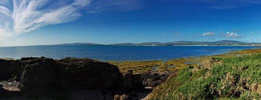 une vue sur l'île de man en été photo