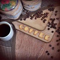 tasse à café et un texte, composé de craquelins photo