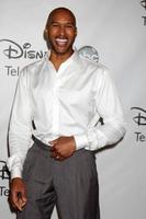 Los angeles - 7 août - henry simmons arrivant au groupe de télévision disney abc 2011 summer press tour party à l'hôtel beverly hilton le 7 août 2011 à beverly hills, ca photo