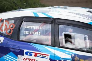 yogyakarta, indonésie - 16 octobre 2022 - les coureurs participent au rallye sprint de la coupe du roi jogja photo