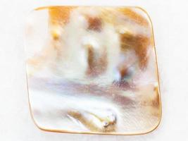 perle plate de nacre sur marbre blanc photo