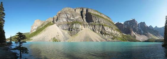 vue panoramique sur le lac moraine. alberta. Canada