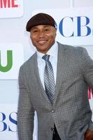 los angeles, 29 juillet - ll cool j alias james smith arrive à la cbs, cw et showtime 2012 summer tca party au parking adjacent de l'hôtel beverly hilton le 29 juillet 2012 à beverly hills, ca photo