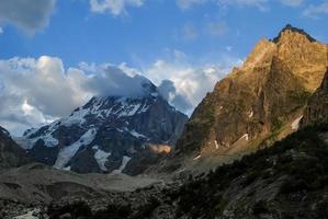 montagnes, le Caucase du Nord.