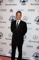 Los angeles, oct 23 - tom hanks arrive au carrousel de l'espoir 2010 au beverly hilton hotel le 23 octobre 2010 à beverly hills, ca photo