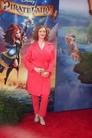 Los angeles, 22 mars - christina hendricks à la première du film pirate fairy à walt disney studios lot le 22 mars 2014 à burbank, ca photo