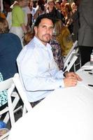 los angeles, 23 août - don diamont à l'audacieux et beau ventilateur rencontrer et saluer au marché des fermiers le 23 août 2013 à los angeles, ca photo