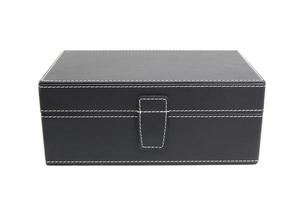Boîte en cuir noir sur fond blanc photo