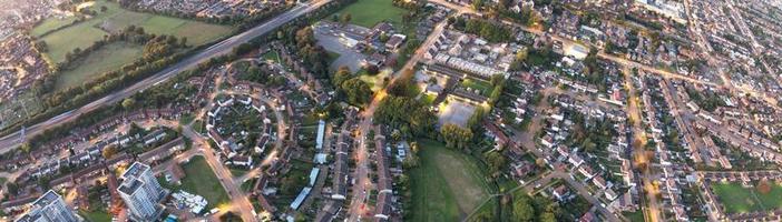 magnifique vue aérienne de la ville britannique, images à angle élevé du drone photo