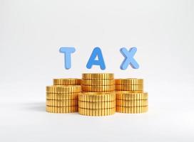 pile 3d de pièces d'or avec mot taxe. concept d'augmentation des taxes et de la tva. rendu 3d. photo