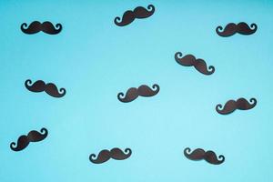 moustaches en papier pour hommes pères papa concept photo