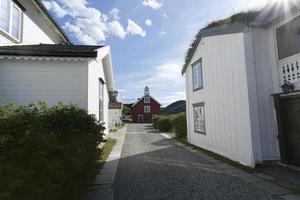 Maison en bois scandinave blanc typique, Norvège photo