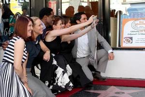 los angeles, 8 nov - kate flannery, maria bello, blair underwood, debra messing, mariska hargitay, danny pino, hilary swank à la cérémonie des étoiles mariska hargitay hollywood walk of fame à hollywood blvd le 8 novembre 2013 à los angeles, ca photo